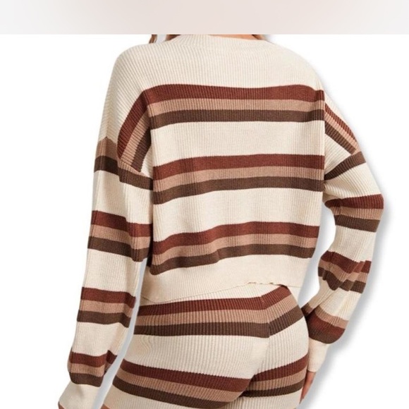 Knitted sweater and shorts 2 piece set | loungewear | cream & burgundy striped - Picture 4 of 4
